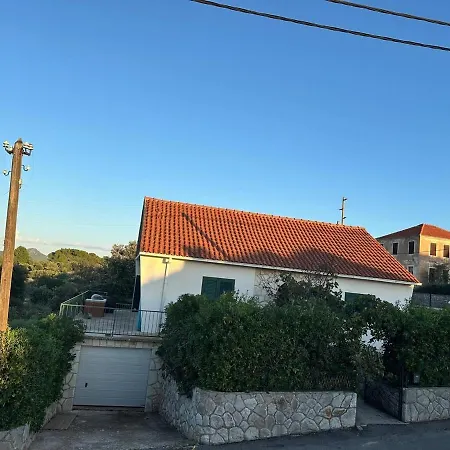 Cozy House Pavicic In Hvar Vikendica