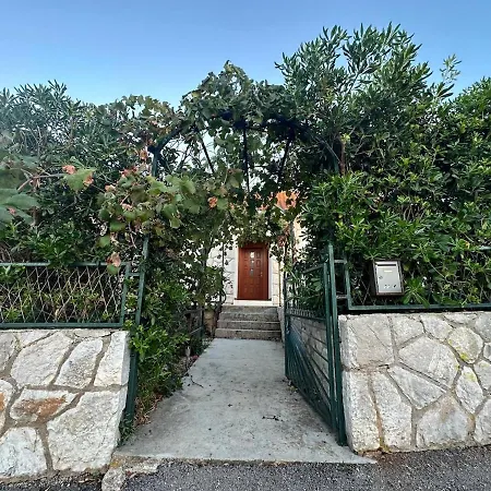 Cozy House Pavicic In Hvar Vikendica *